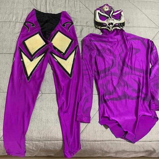Disfraz de rey misteryo morado